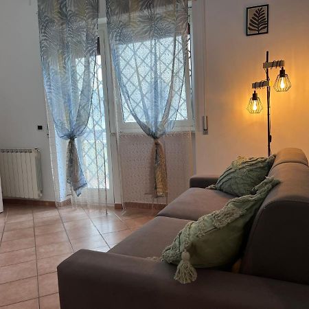 Le Marinare Apartment ลิโด ดิ ออสเตีย ภายนอก รูปภาพ
