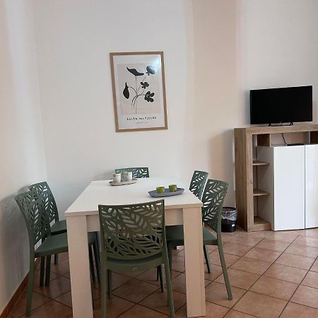 Le Marinare Apartment ลิโด ดิ ออสเตีย ภายนอก รูปภาพ