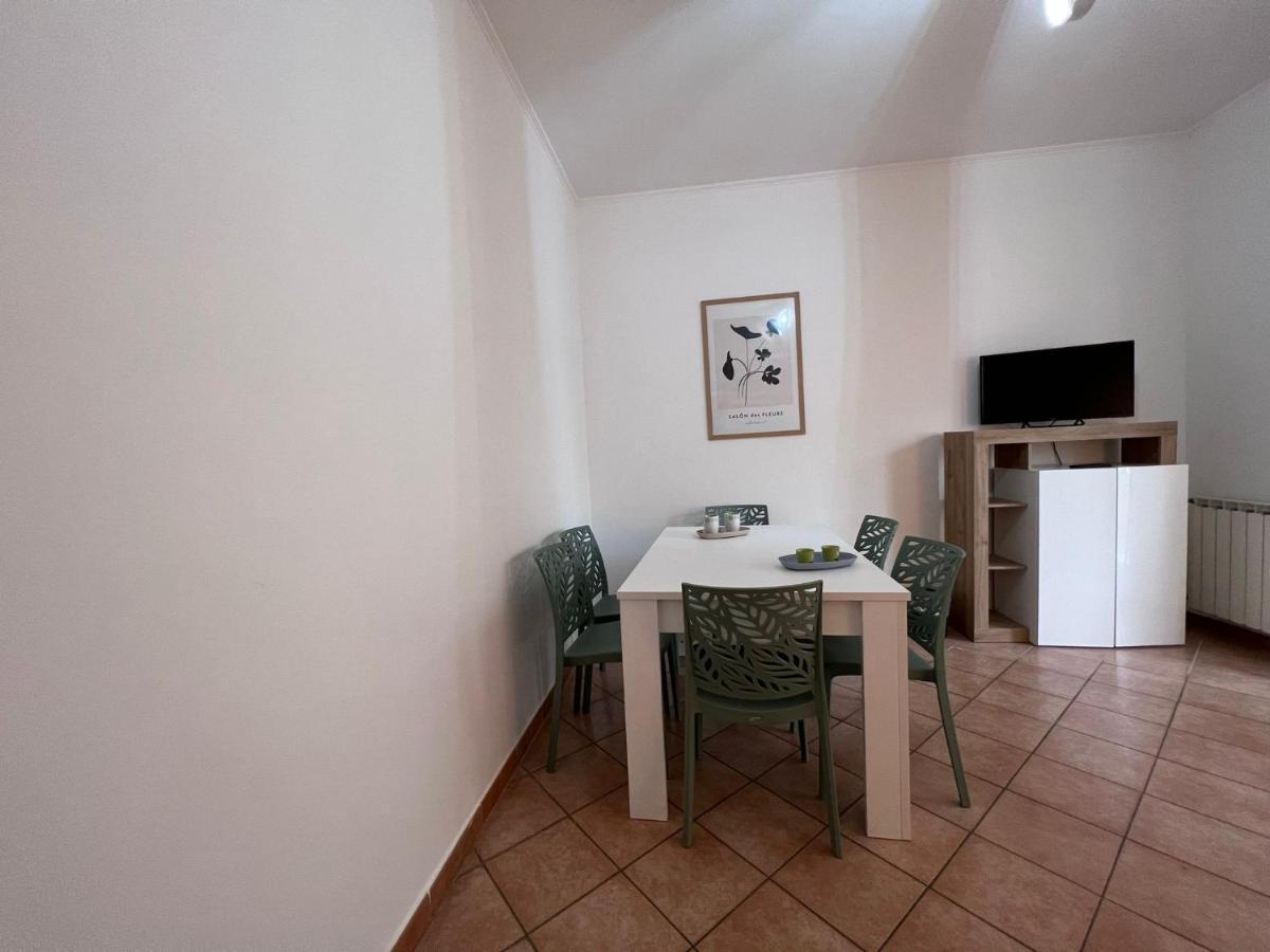 Le Marinare Apartment ลิโด ดิ ออสเตีย ภายนอก รูปภาพ